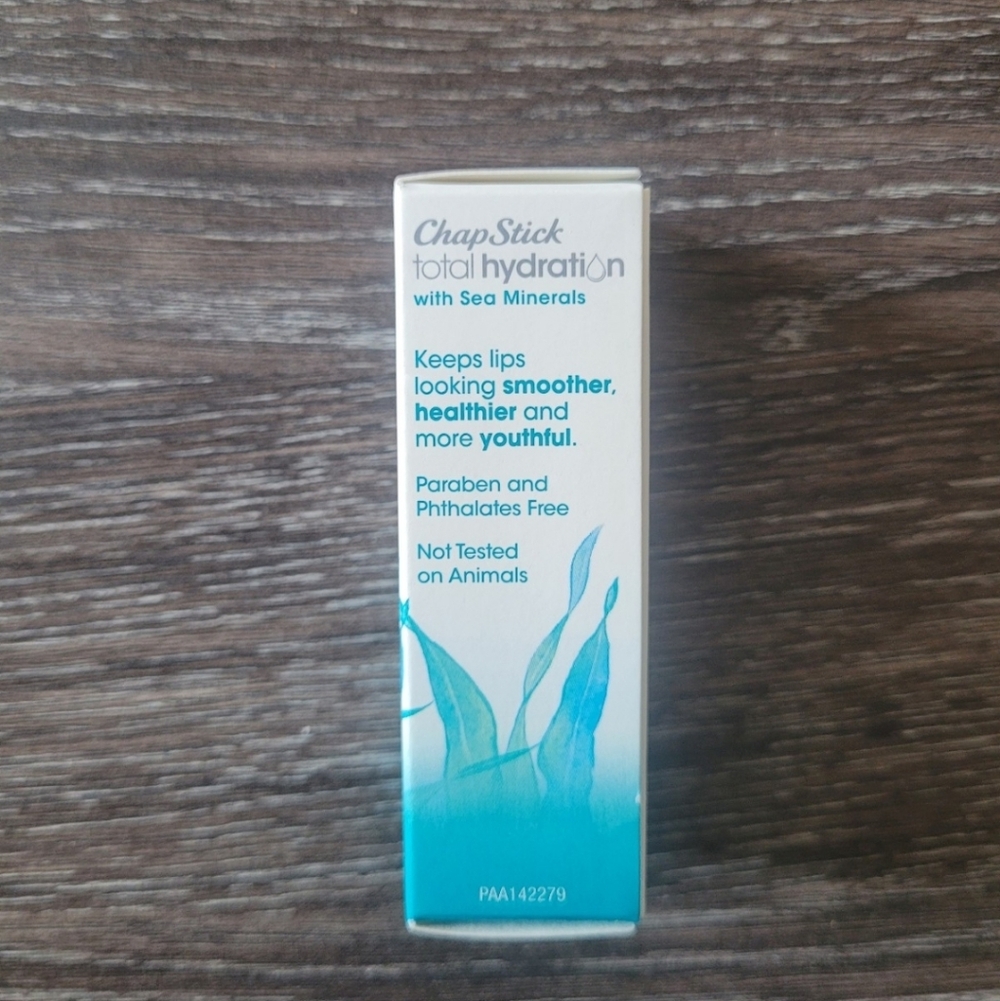 10 Chapstick Total Hydration Lip Balm - Picture 3 of 6